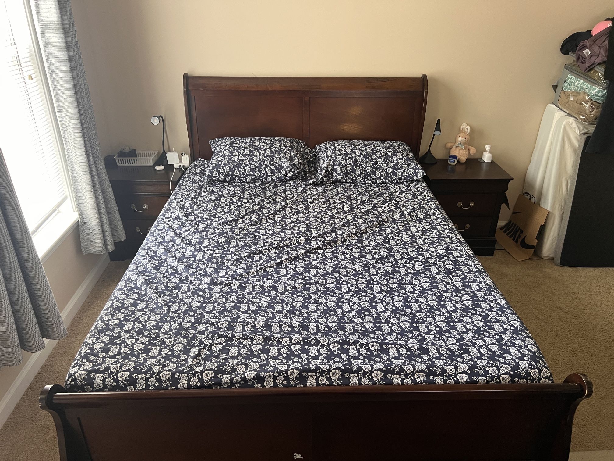 Bedroom Furniture Set