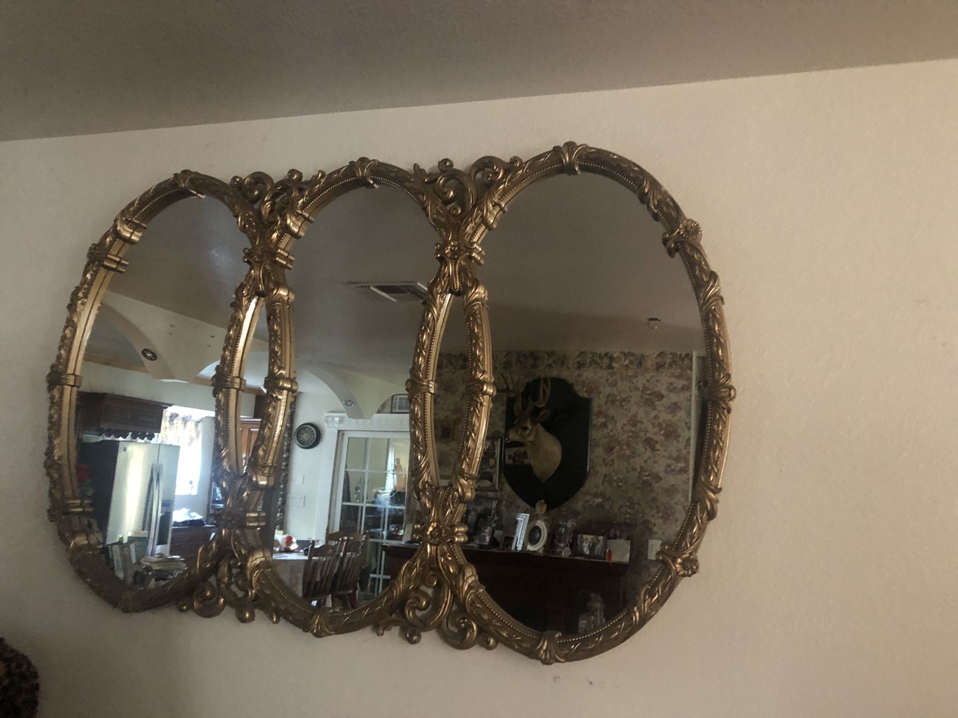 Wall mirror