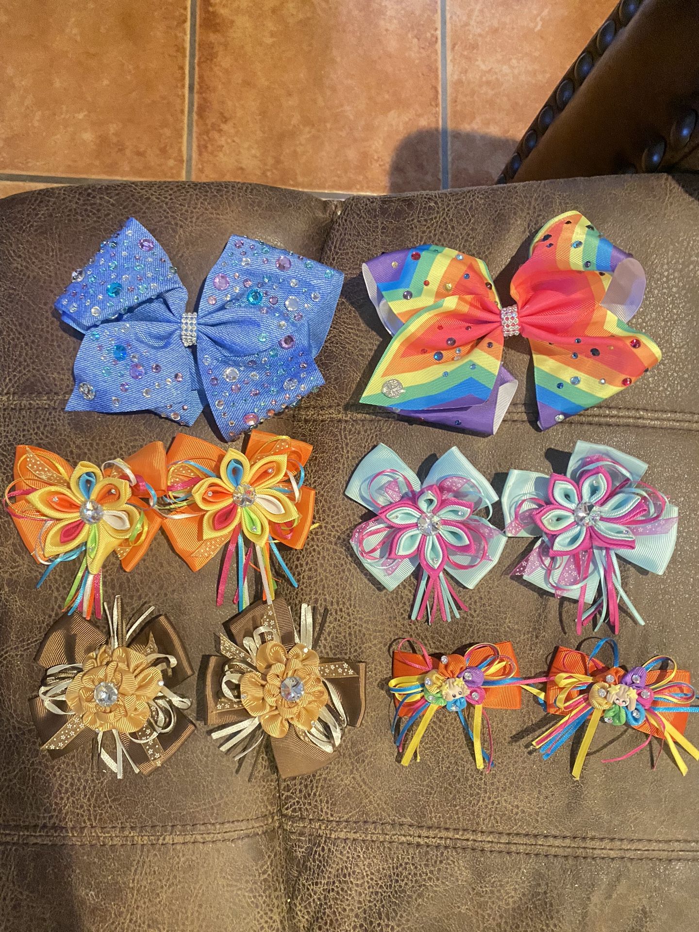 2 Jojo Bows And Others/ Moños