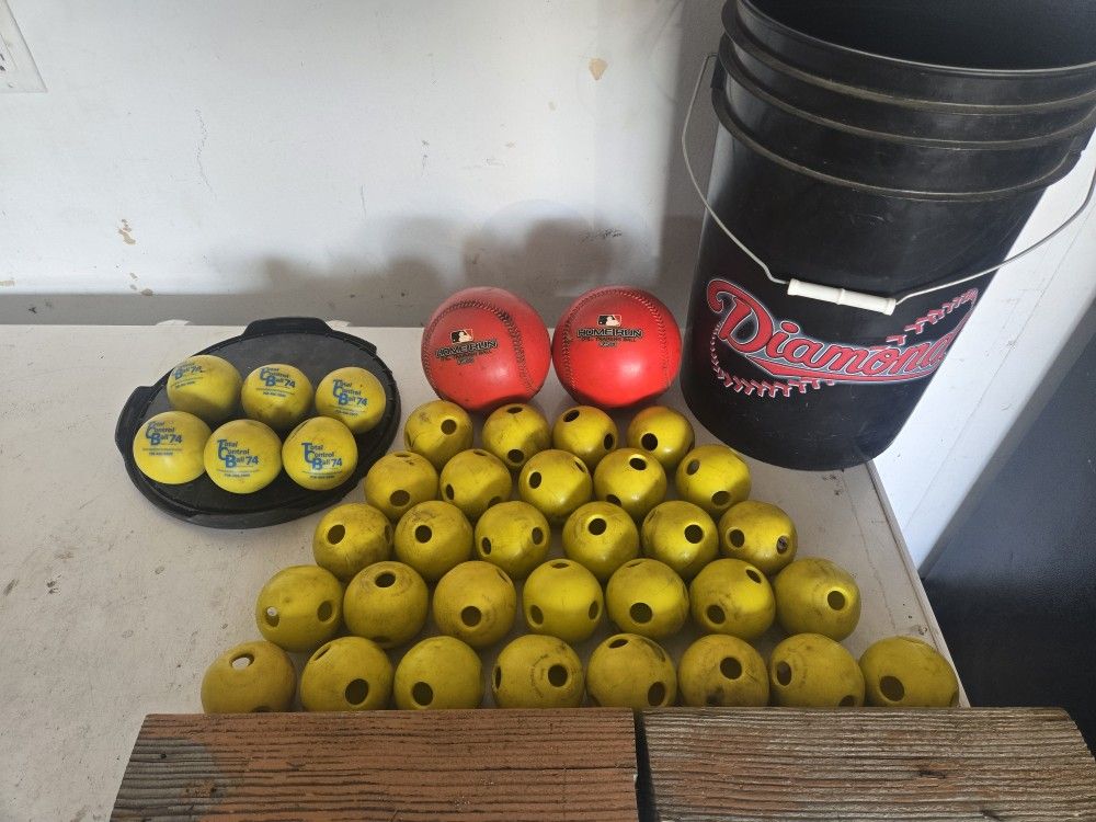 TC Training baseballs 