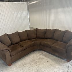 Comfy Nice Brown Sectional Couch 🔥🔥🔥