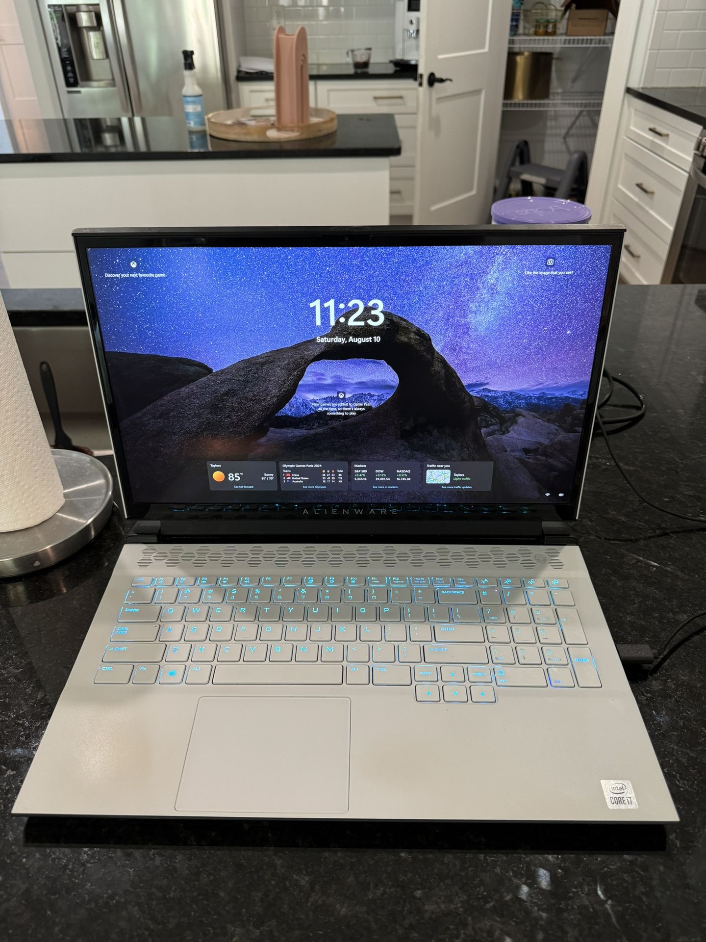 Alienware M17 R4 17.3" Intel Core i7-10870H 16GB 1TB SSD RTX 3070