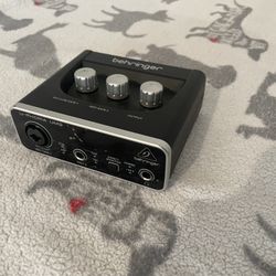 Studio Interface 