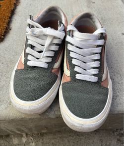 Vans Old Skool Pro Skate Shoes，women size 7/ men size 5.5