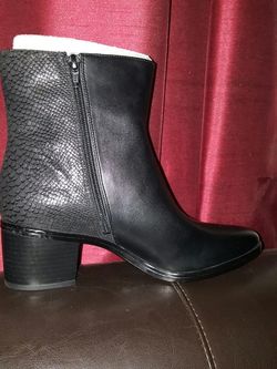 Naturalizer black bootie (NIB) size 9.5