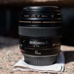 Used Canon Ultrasonic 85mm EF F1.8