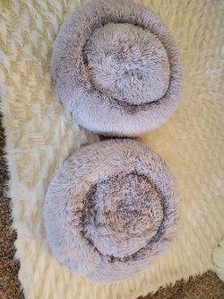 Fuzzy soft grey pillow, pet beds