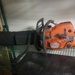 562xp Husqvarna computer controlled chainsaw excellent