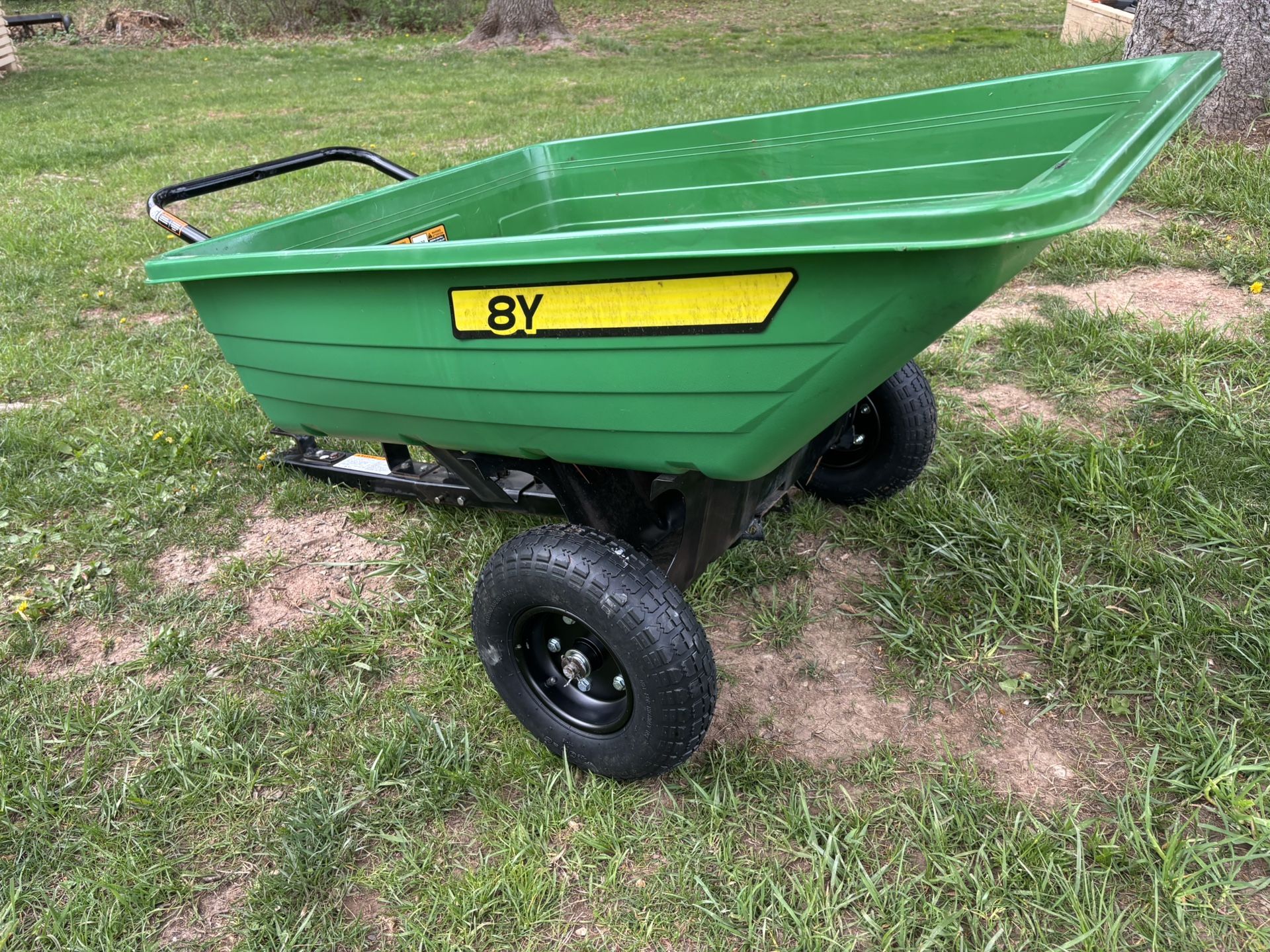 John Deere 8-cu ft Plastic Dump Cart