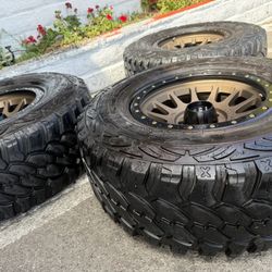 Vendo Set De Rines Nuevos Con Llantas 315/70/R17 Pro Com Para Jeep 17x9 De 5 Virlos