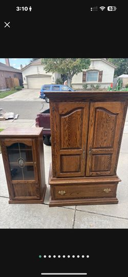 Two Solid Wood Dressers Excellent Condition 