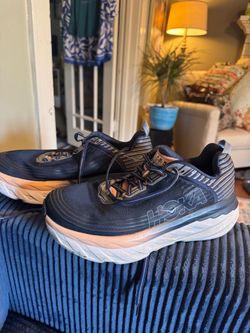 Ladies HOKA 9D