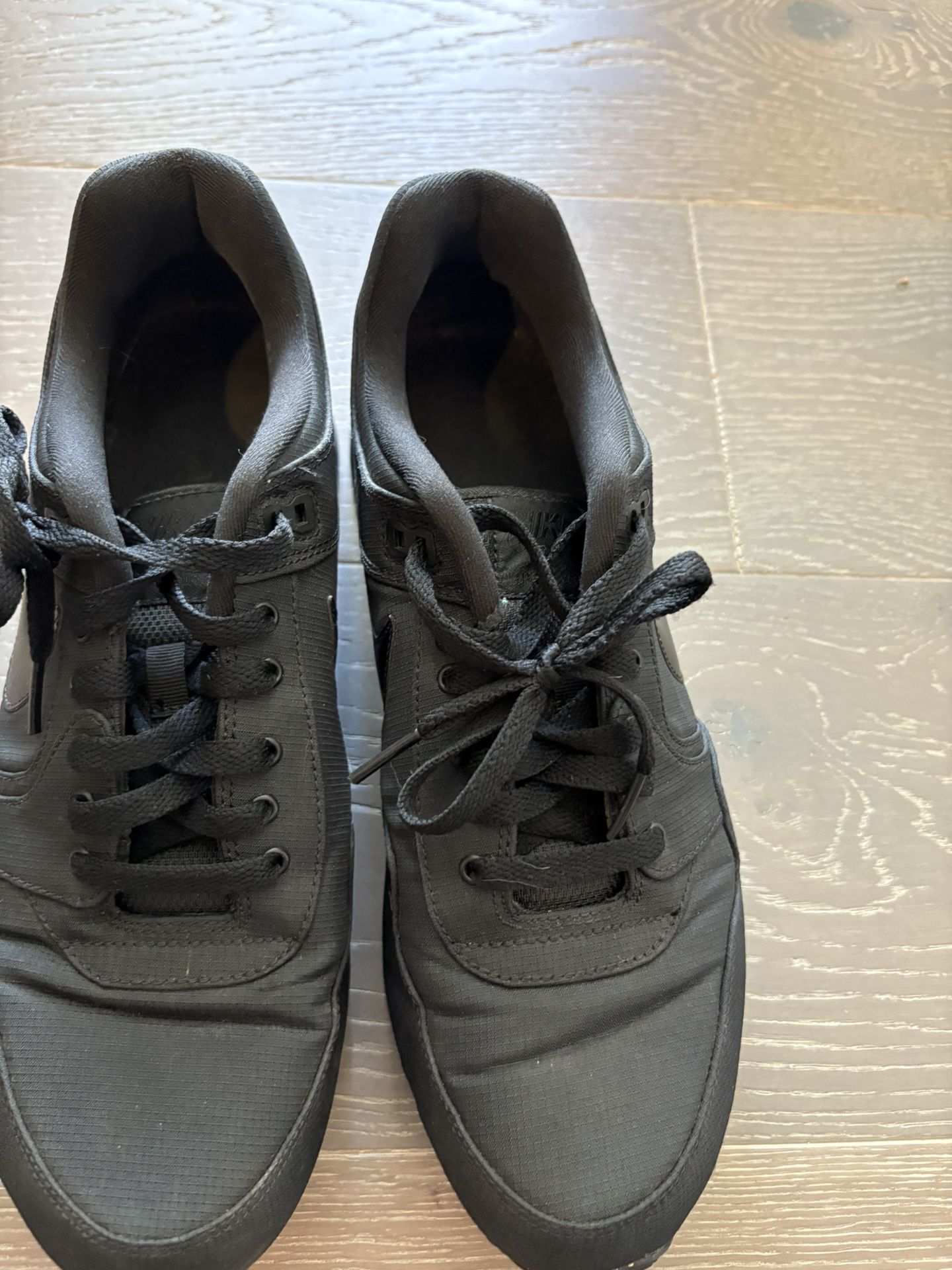Men’s Nike Shoes 10.5