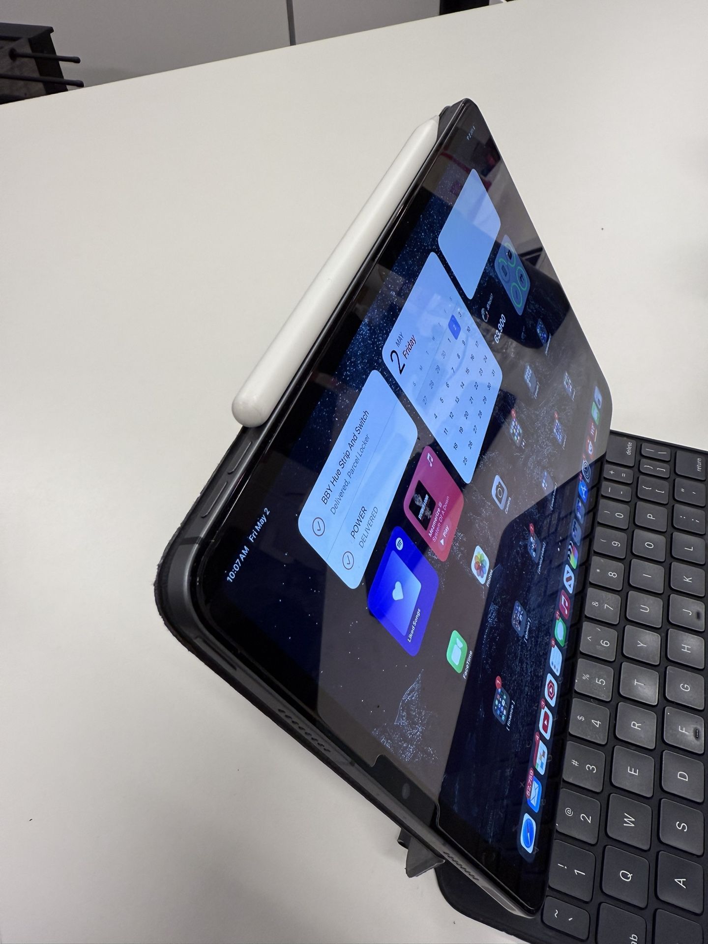 iPad Pro 11” M1 + Magic Keyboard + Apple Pencil (Cellular Model)