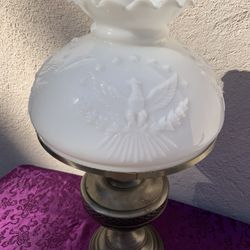 Vintage Brass & Milk Glass Table Lamp With American Eagles 