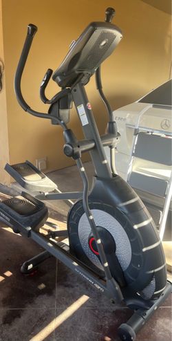 Schwinn 470 Elliptical Machine
