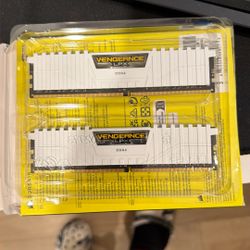 Corsair Vengance DDR4 16 Gigabytes 