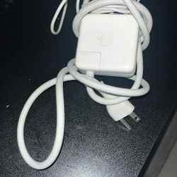 Electronics (chargers, USB-C Cord, Computer Chargers, Etc)