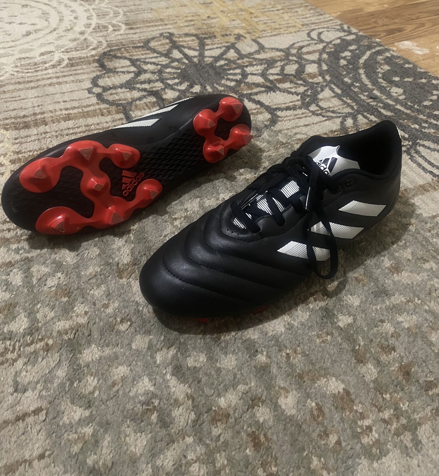 Adidas Size 10.5 Soccer Cleats Golleto