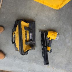Dewalt Pneumatic Framing Nailer 