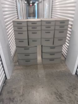 7 Sterilite storage bins excellent condition. $70 for all great deal or $50 for the 4 small ones and$35 for the 2 big ones. No holds location below 31