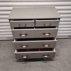 Solid Wood Dresser, Free Delivery👍