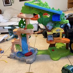 Fisher-Price Little People Share & Care Safari Interactive Lights & Sounds Playset