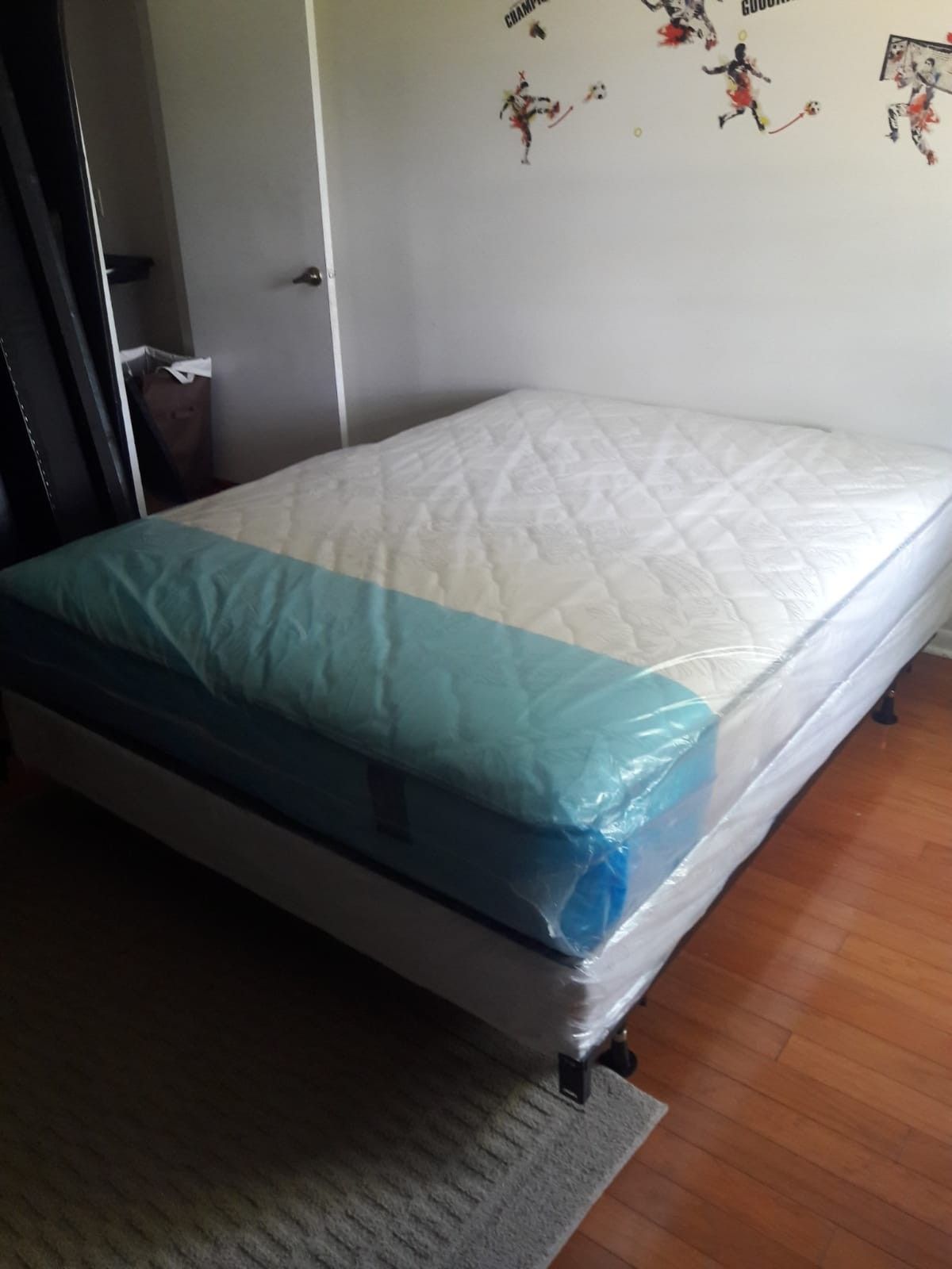 NEW QUEEN MATTRESS AND BOX SPRING. FREE DELIVERY 🚚