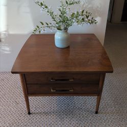 Mid Century Modern Wood Nightstand / End Table – Wide Drawer Storage