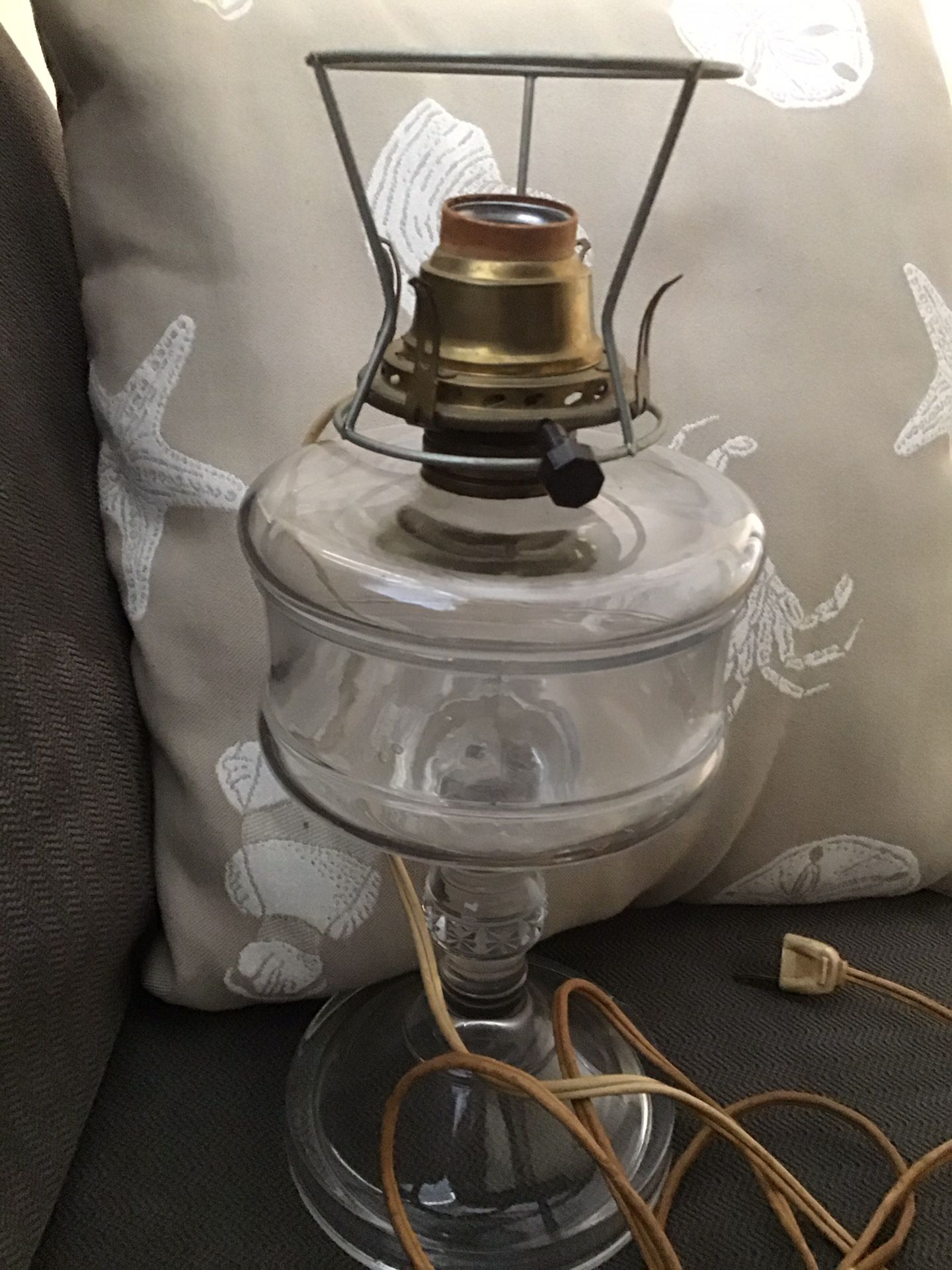 Electric converted oil lamp