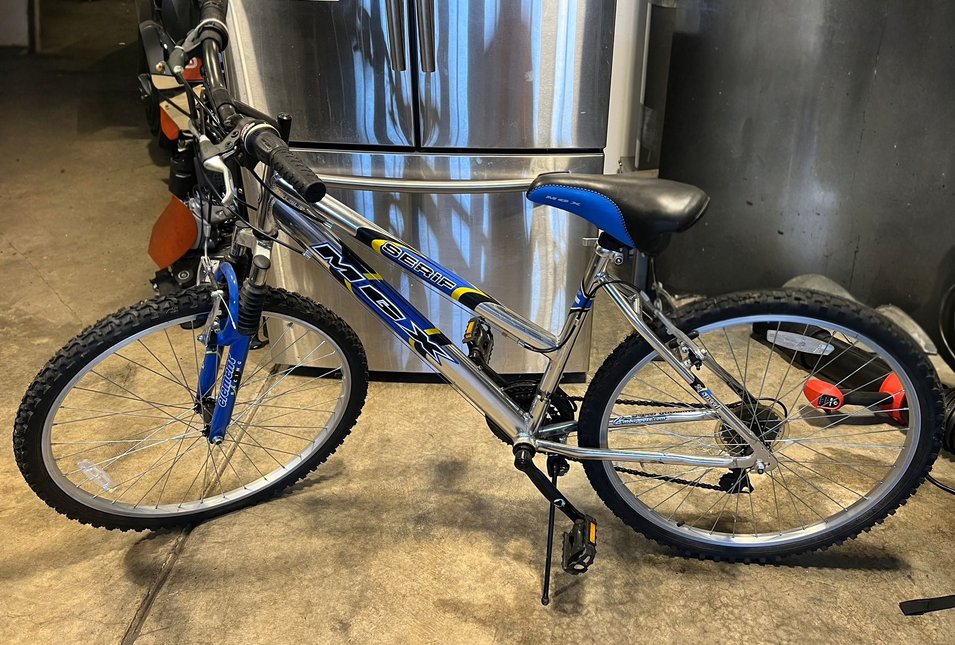 26" Mongoose MGX Serif Mountain Bike 