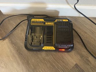 Dewalt 12V to 20V MAX Lithium-Ion Dual Port Jobsite Charging Station with (2) USB Ports