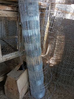 100 ft wire for fencing for animals
