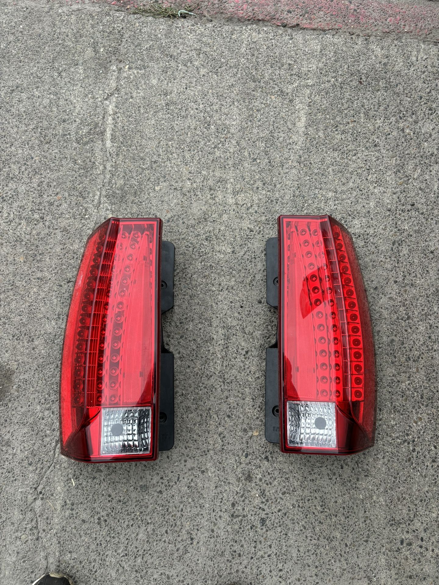 2007 Escalade Taillights