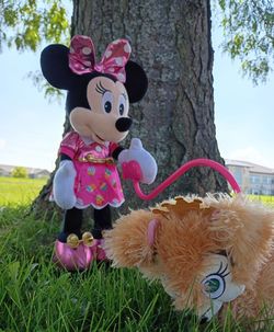 Disney Minnie Mouse Walk & Play Plush Set