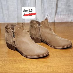 NEW - Mia, Kendis Booties, Women's Size 6.5 
