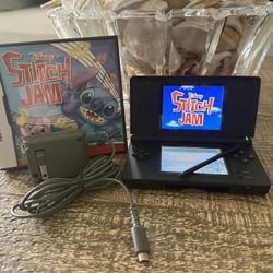 Nintendo DS Lite Red With Game And Charger