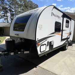 MUST SEE!  2019 18’ Palomini “Off Road” Camper / RV - excellent condition!