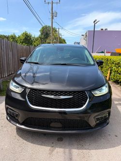 2024 Chrysler Pacifica touring