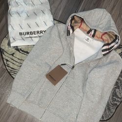 Burberry Zip-Up Hoodie (M)