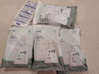 Motif Medical and Lansinoh Breastmilk Storage Bags - 400+ Count