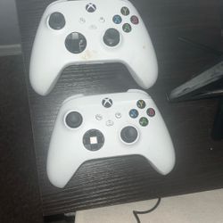 Xbox Series S Controllers 