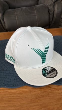 Baseball hat by Yaamava in black or white