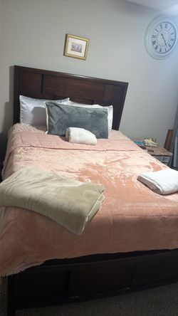 Queen size bed