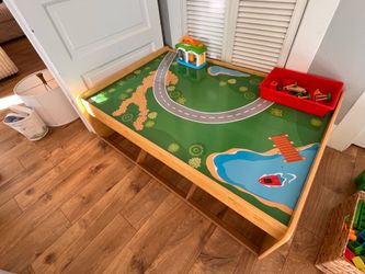 *NEW & ASSEMBLED* KidKraft Brand Wooden Train Table w/ Train Pieces & New LEGO Brand Blocks