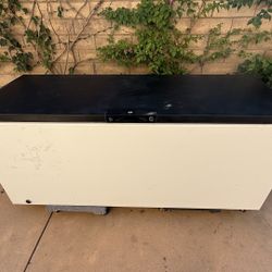 Frigidaire Standalone Freezer Cold Plunge 