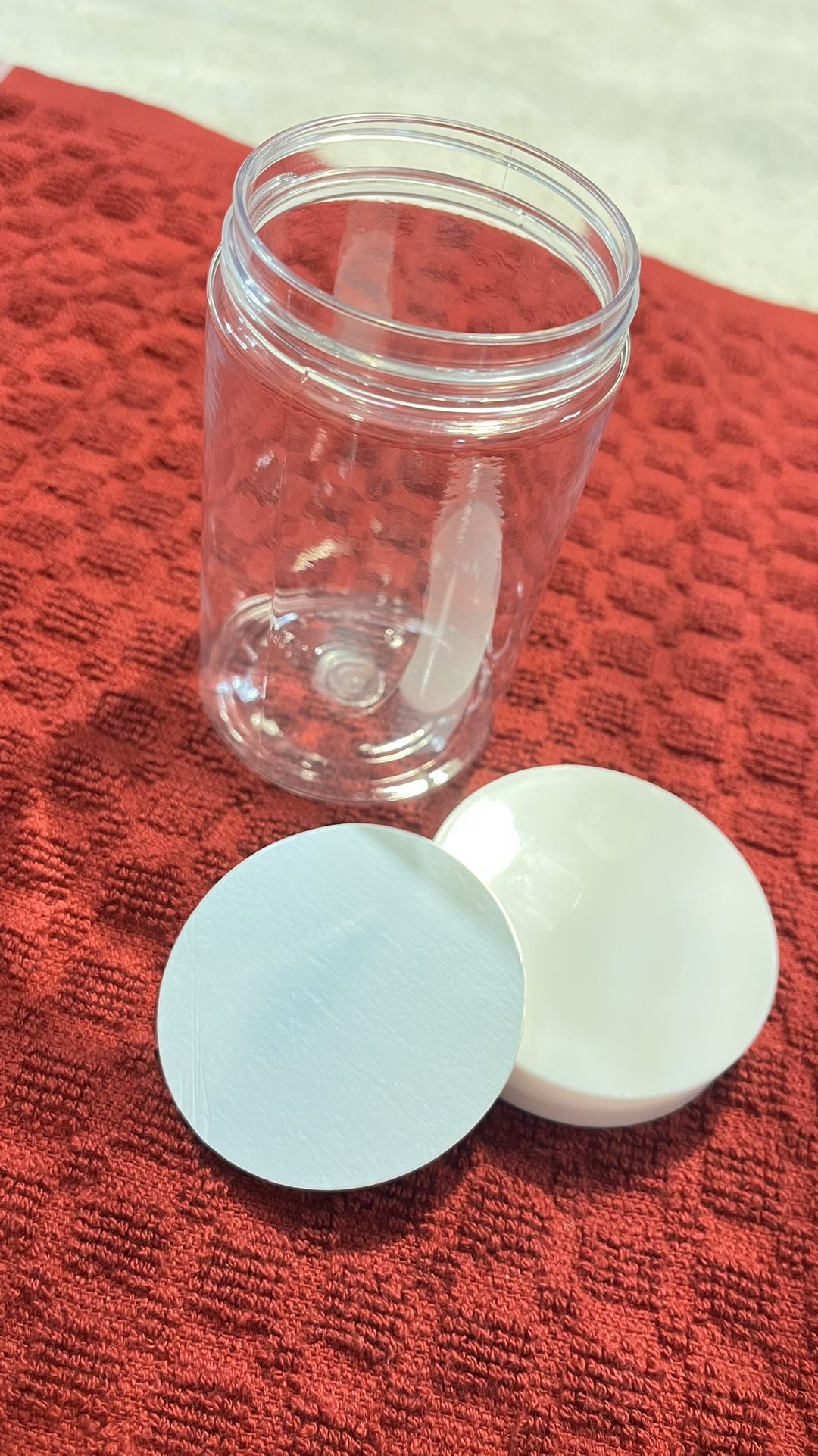 900 Units of 7oz Containers (New)