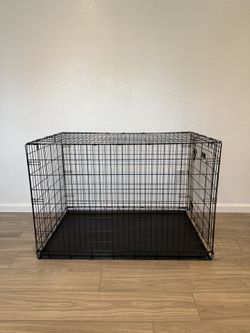 XL Dog Crate / Kennel - Like New!
