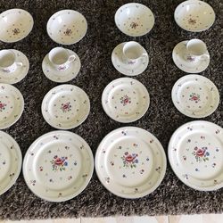 20  Pieces Dinnerware Set