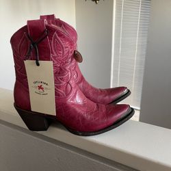 NWT Hot Pink Cowgirl Boots Size 9 